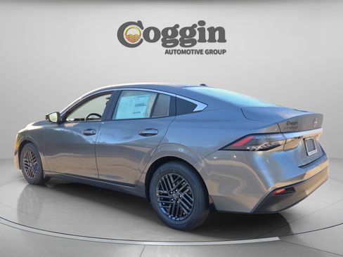 New 2026 Nissan Sentra SV w/ SV Convenience Package FWD image 4