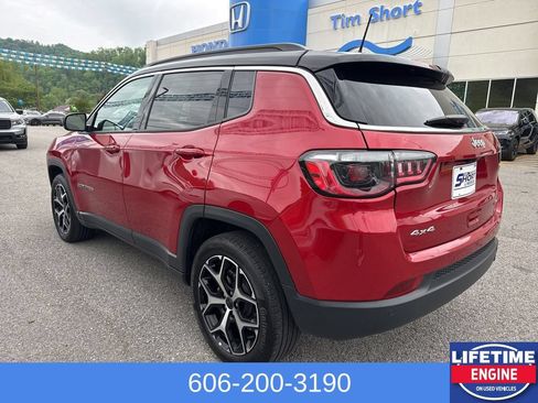 Used 2025 Jeep Compass Limited AWD/4WD image 10