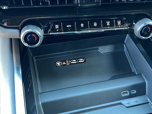 New 2026 Chevrolet Suburban RST w/ RST Capability Package image 26