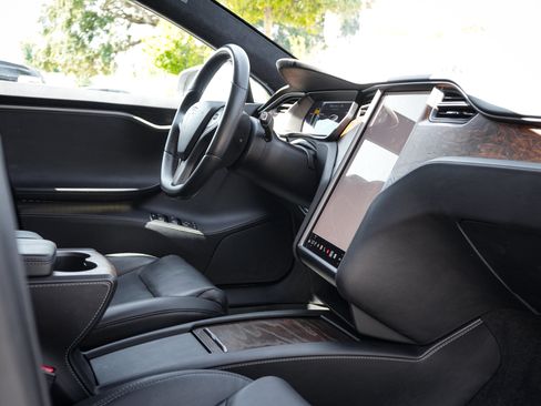 Used 2020 Tesla Model S Long Range Plus AWD/4WD image 33