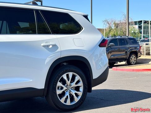 Certified 2024 Toyota Grand Highlander AWD Hybrid image 10