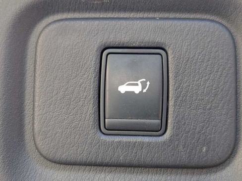 Used 2013 Nissan Pathfinder SL FWD image 13