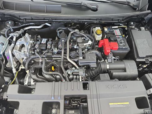 New 2026 Nissan Kicks SR FWD image 29
