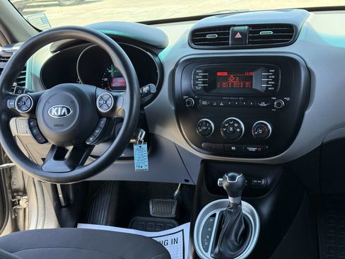 Used 2016 Kia Soul FWD image 19