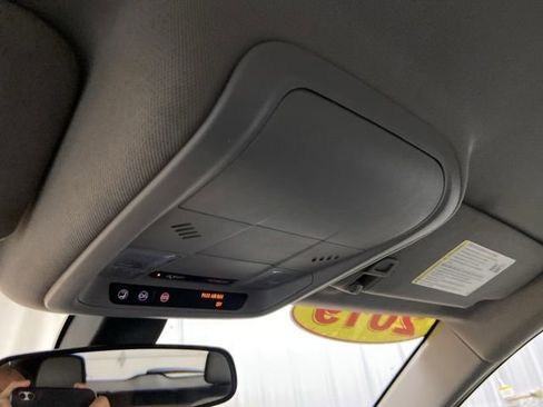 Used 2019 Chevrolet Equinox LS AWD/4WD image 32