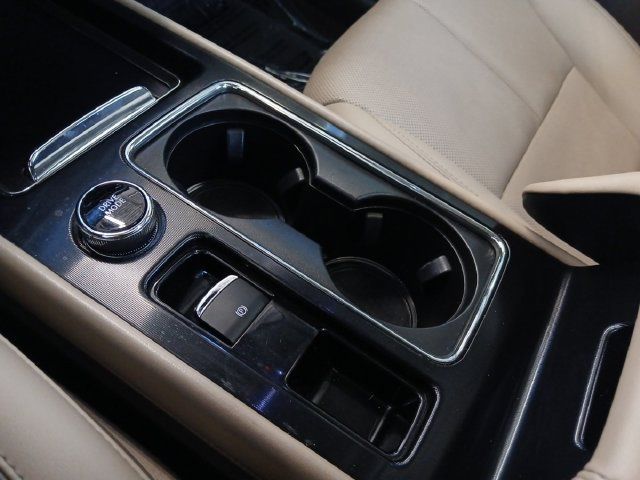 Used 2021 Lincoln Corsair Reserve w/ Equipment Group 201A FWD image 9