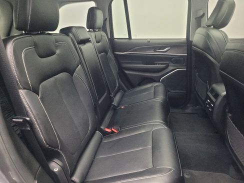 Used 2022 Jeep Grand Cherokee Limited 4xe w/ Luxury Tech Group II image 19