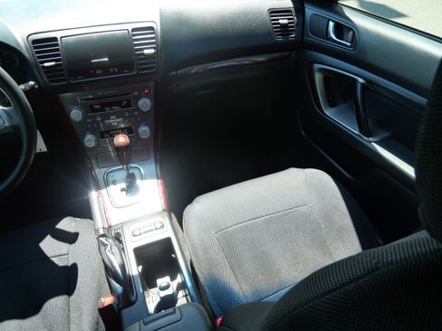 Used 2008 Subaru Outback 2.5i Limited AWD/4WD image 11