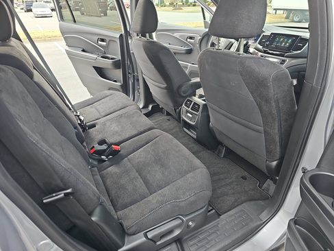 Used 2022 Honda Pilot Sport image 11