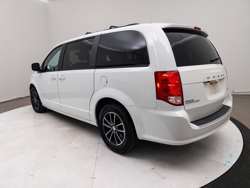 Used 2018 Dodge Grand Caravan GT image 2