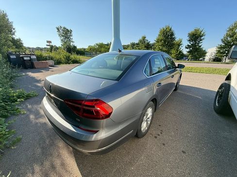 Used 2017 Volkswagen Passat 1.8T S FWD image 8