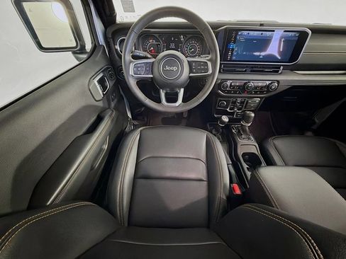 Used 2024 Jeep Wrangler Unlimited Sahara w/ Technology Group AWD/4WD image 13