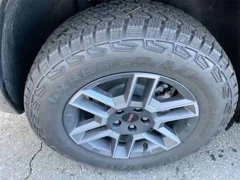 New 2026 GMC Terrain AT4 w/ LPO, Floor Liner Package image 31