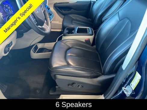 Used 2023 Chrysler Pacifica Touring-L FWD image 8