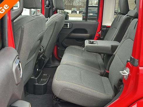 Used 2025 Jeep Wrangler Unlimited Sahara w/ Safety Group image 27