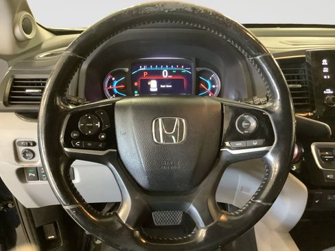 Used 2020 Honda Pilot Touring image 12