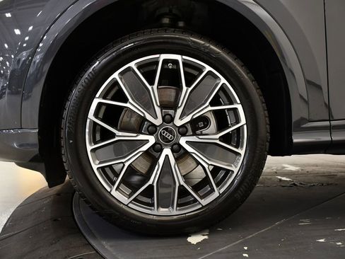 Used 2025 Audi Q5 Premium Plus w/ Premium Plus image 13