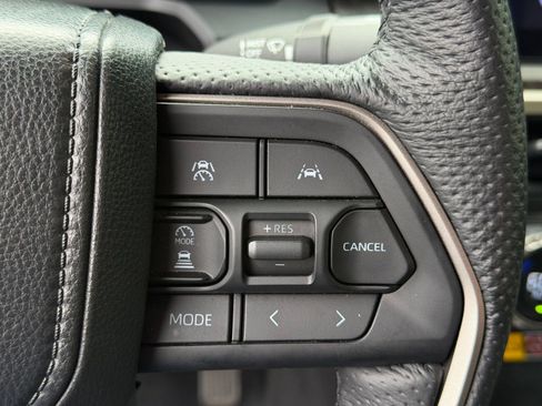 Used 2024 Toyota Tacoma Limited w/ Limited Package (LT) AWD/4WD image 17
