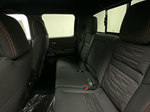 Used 2024 Nissan Frontier PRO-4X w/ Technology Package AWD/4WD image 10
