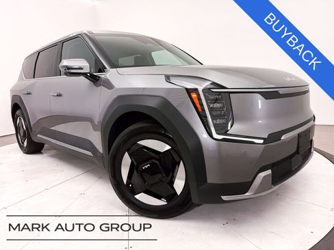 Used 2024 Kia EV9 Light Long Range RWD image 1