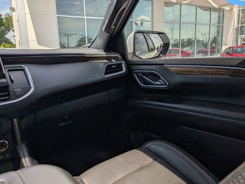 Used 2021 Chevrolet Tahoe High Country w/ Premium Package RWD image 18