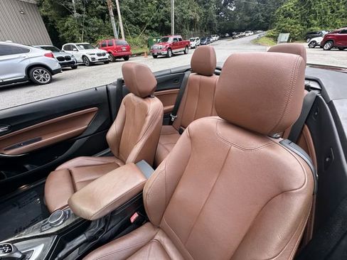 Used 2017 BMW 230i Convertible image 22