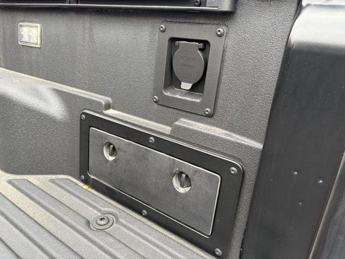 Used 2025 Toyota Tacoma TRD Off-Road image 32