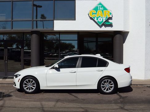 Used 2017 BMW 320i Sedan image 8