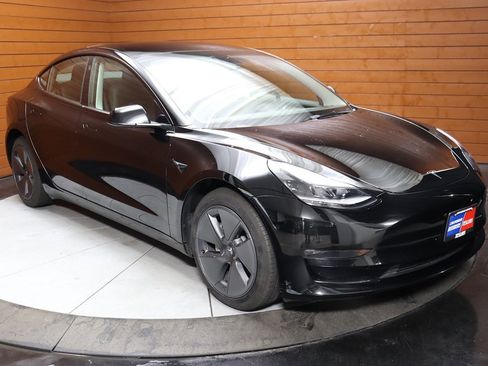 Used 2023 Tesla Model 3 Standard Range image 18