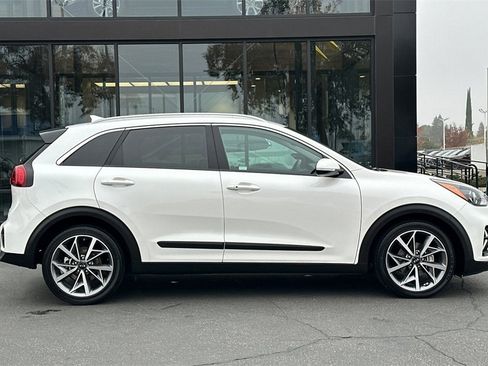 Used 2021 Kia Niro Touring image 4