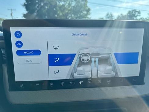 New 2025 Ford Maverick Lariat w/ 4K Tow Package image 19