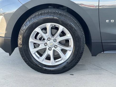 Used 2018 Chevrolet Equinox LT image 11