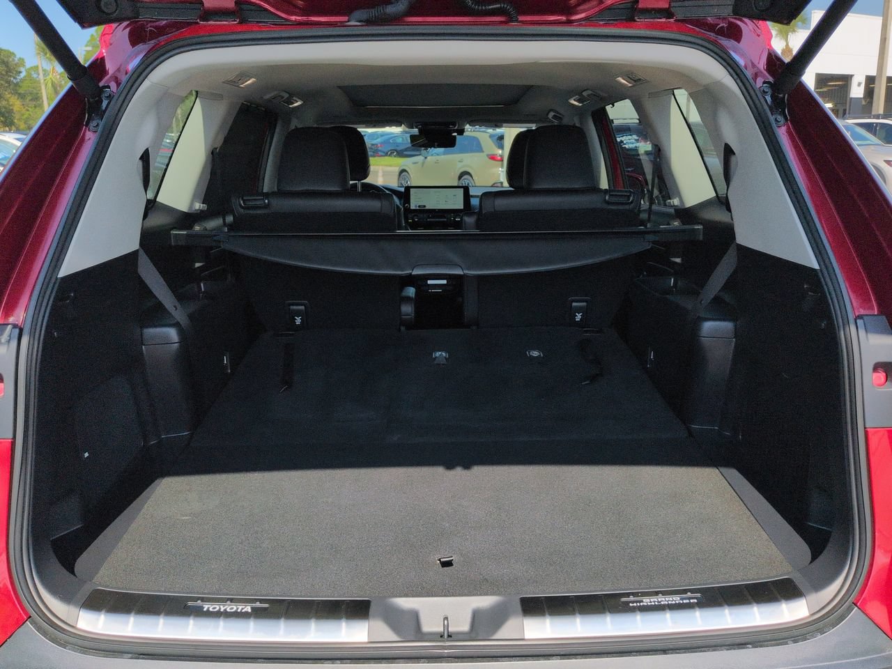 Used 2024 Toyota Grand Highlander AWD image 13
