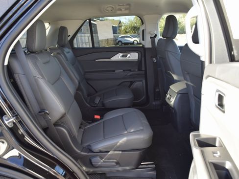 New 2026 Ford Explorer Active w/ Active Comfort Package image 24