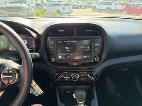 Certified 2023 Kia Soul LX FWD image 15