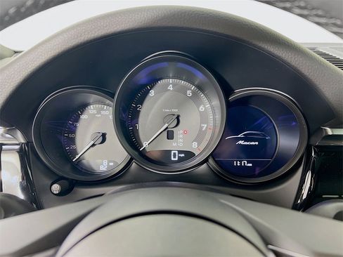 New 2026 Porsche Macan image 13