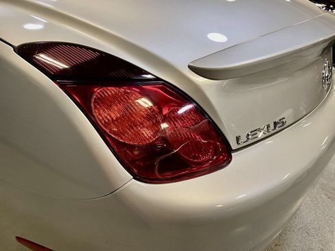 Used 2005 Lexus SC 430 Convertible RWD image 36