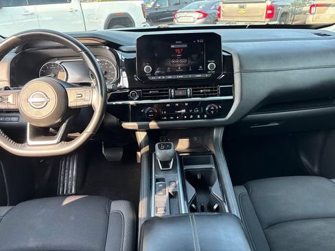 Used 2024 Nissan Pathfinder SV FWD image 11