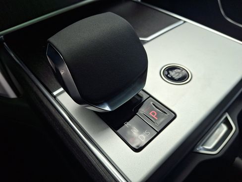New 2026 Land Rover Range Rover SE AWD/4WD image 13