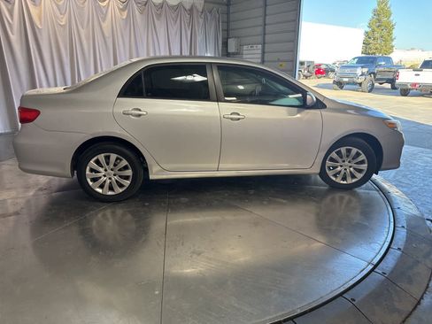 Used 2012 Toyota Corolla LE image 4