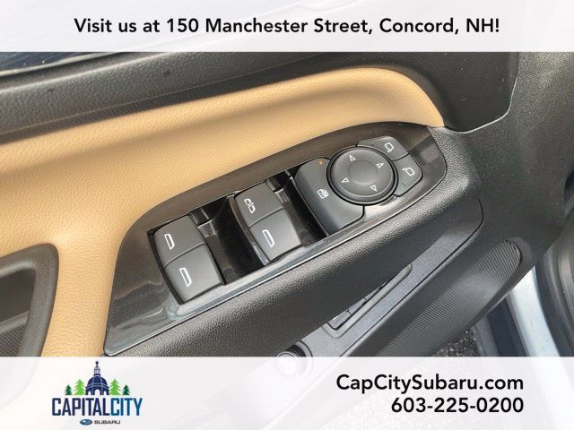 Used 2023 Chevrolet Equinox Premier AWD/4WD image 12