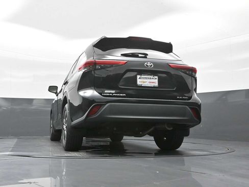 Used 2022 Toyota Highlander XLE image 32