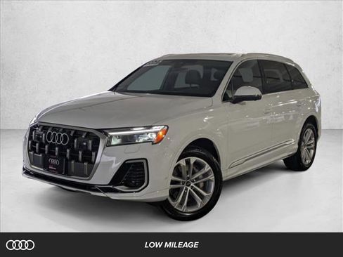 Certified 2025 Audi Q7 Premium w/ Convenience Package image 1