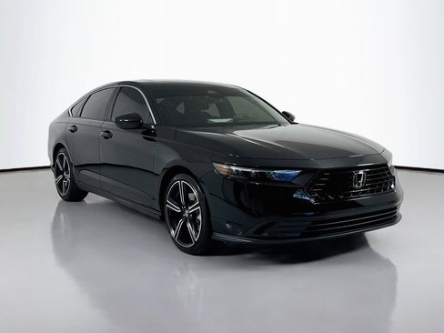 Used 2025 Honda Accord Sport image 4