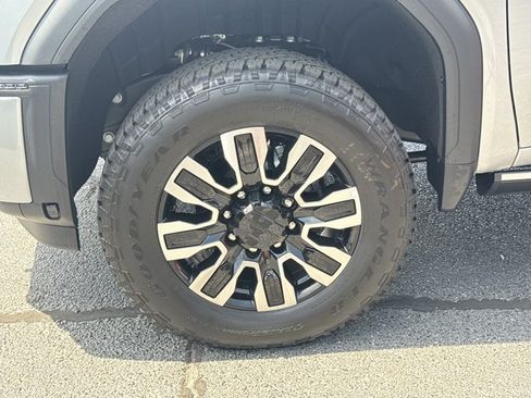 New 2026 GMC Sierra 2500 Denali Ultimate AWD/4WD image 14