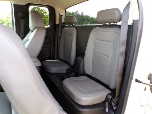 Used 2015 Chevrolet Colorado W/T RWD image 31