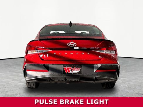 Used 2025 Hyundai Elantra Sport FWD image 5