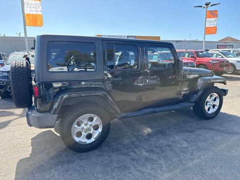 Used 2014 Jeep Wrangler Unlimited Sahara w/ Max Tow Package AWD/4WD image 11