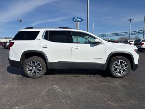 Used 2022 GMC Acadia SLE w/ Driver Convenience Package image 4