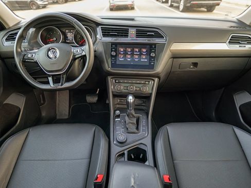 Used 2019 Volkswagen Tiguan SE AWD/4WD image 38